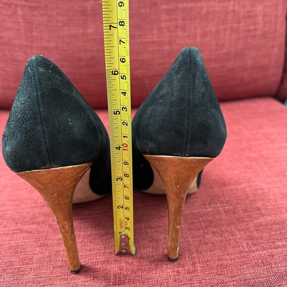 KATE SPADE Black Suede Pointy Gold Cap Toe and Gold Stiletto Heels Pumps 9B - Picture 7 of 8